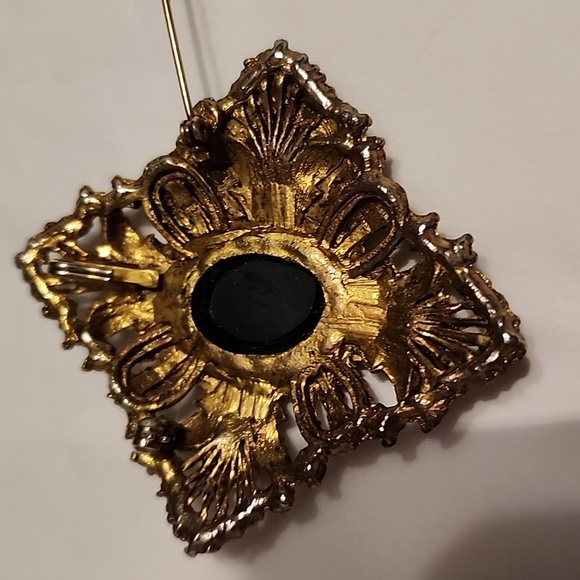 Vintage obsidian Carved cameo brooch/ pendant - Picture 3 of 7